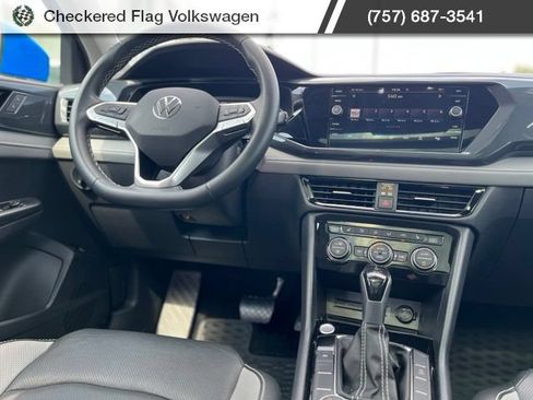 Used 2023 Volkswagen Taos SEL AWD/4WD image 31