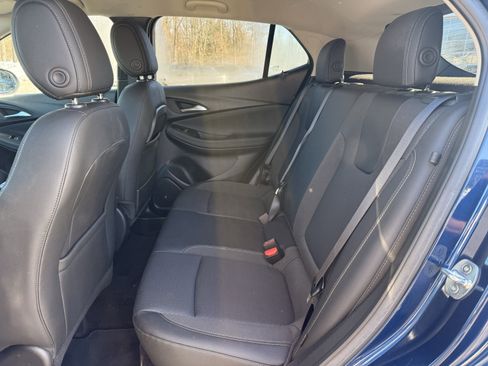 Used 2023 Buick Encore GX Preferred w/ Cold Weather Comfort Package image 18
