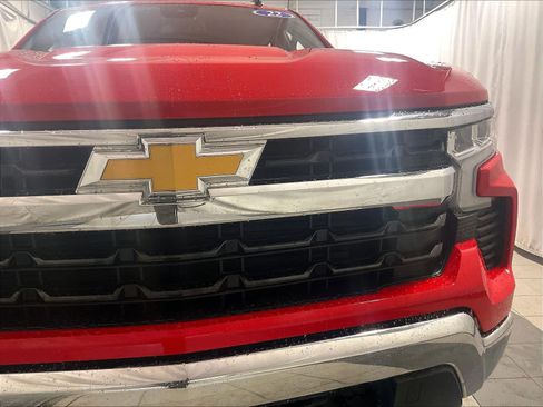 Used 2022 Chevrolet Silverado 1500 LT image 32