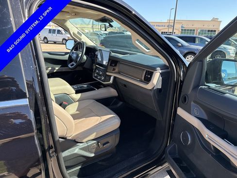 Used 2024 Ford Expedition Limited image 16
