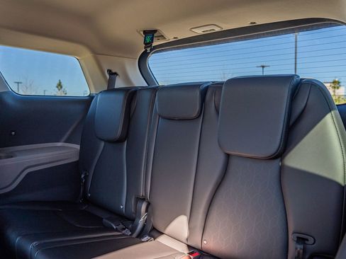 New 2026 Kia Carnival FWD image 12