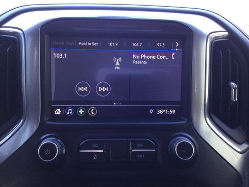 Used 2022 Chevrolet Silverado 1500 LT Trail Boss image 12