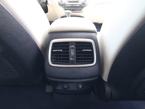 Used 2019 Kia Sorento AWD w/ LX Convenience Package image 36