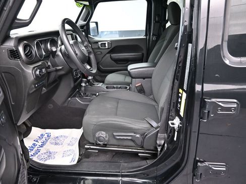 Used 2023 Jeep Wrangler Unlimited AWD/4WD image 33