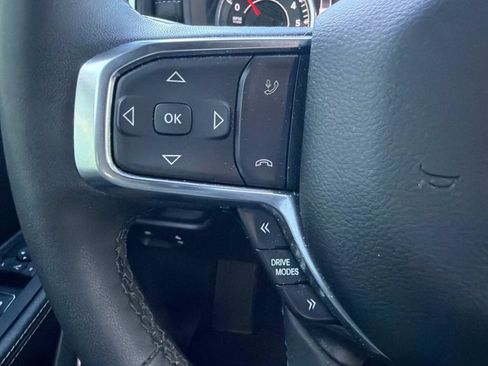 Used 2025 RAM 1500 Laramie AWD/4WD image 29