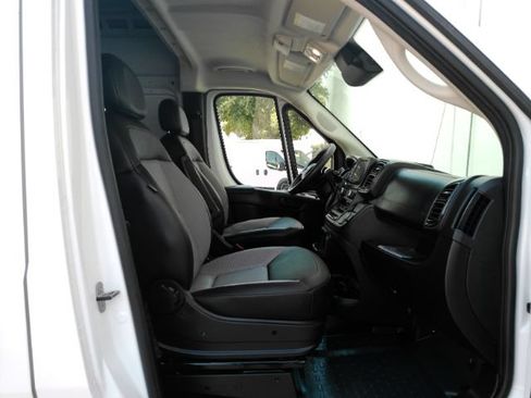 Used 2025 RAM ProMaster 2500 w/ Convenience Group FWD image 24