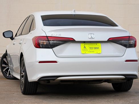 Used 2022 Honda Civic EX image 5