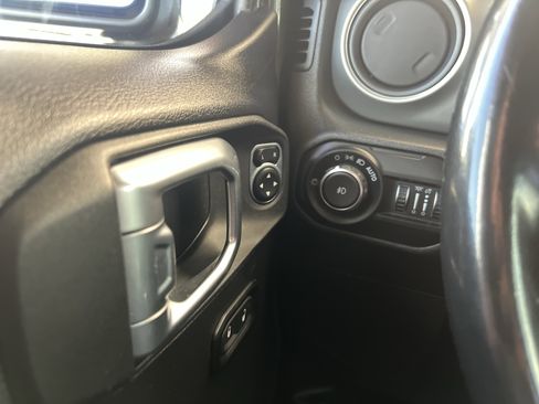 Used 2021 Jeep Wrangler Unlimited Willys image 20