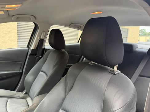 Used 2016 MAZDA MAZDA3 i Sport FWD image 24