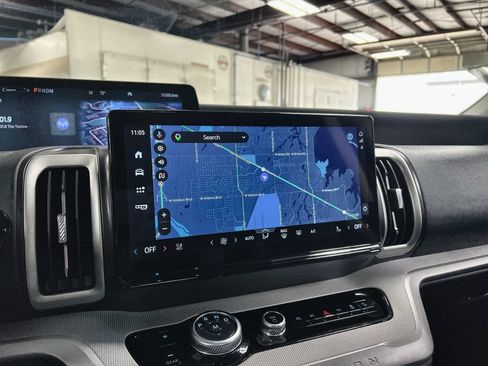 Used 2025 Ford Expedition Active AWD/4WD image 37