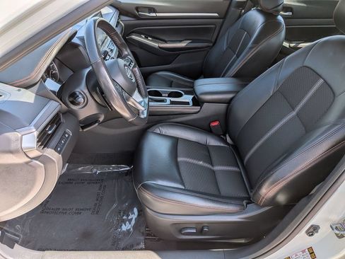 Used 2024 Nissan Altima 2.5 SR FWD image 15