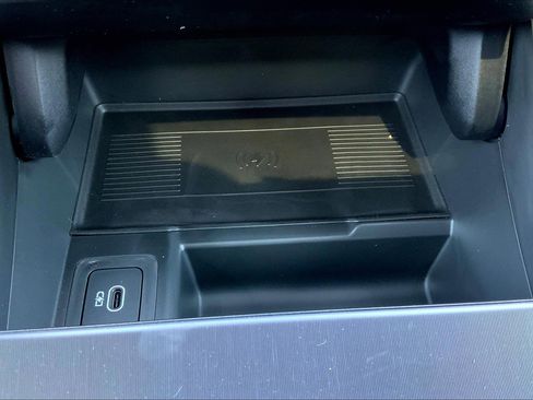 New 2026 Land Rover Range Rover Velar Dynamic SE image 22