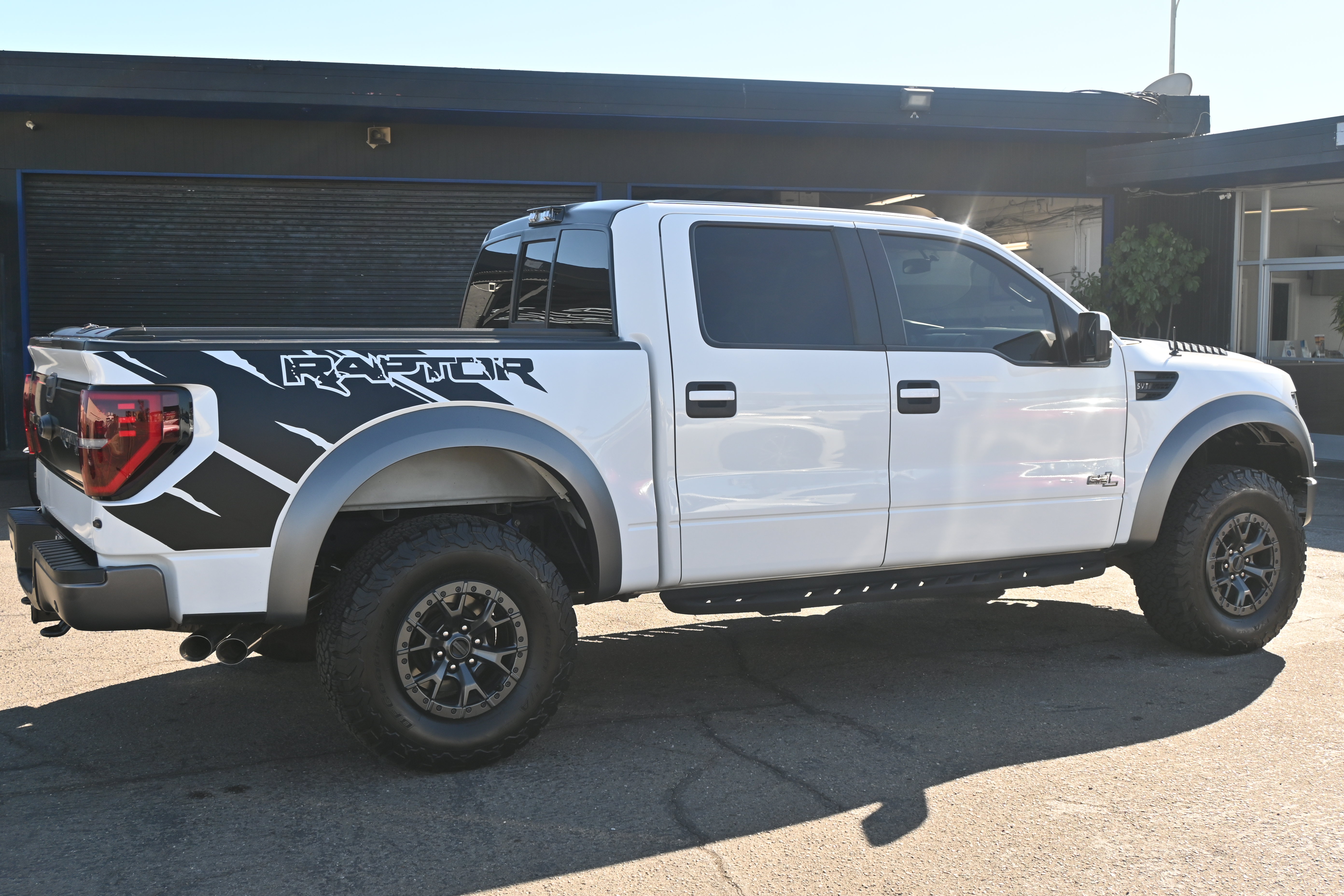 Used 2014 Ford F150 Raptor w/ Equipment Group 801A Luxury AWD/4WD image 13
