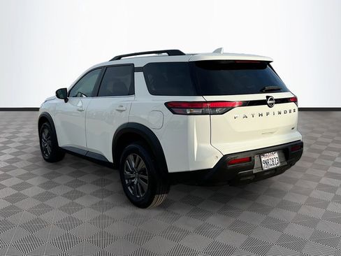 Used 2024 Nissan Pathfinder SV image 5