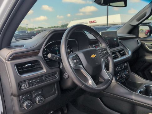 Used 2023 Chevrolet Tahoe Premier AWD/4WD image 11