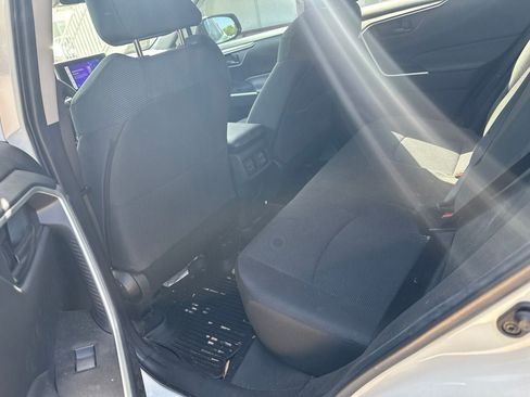 Used 2023 Toyota RAV4 LE FWD image 4