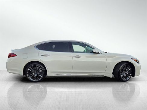 Used 2018 INFINITI Q70 L 3.7 image 3