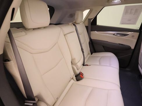 Used 2017 Cadillac XT5 Luxury w/ Driver Awareness Package image 22