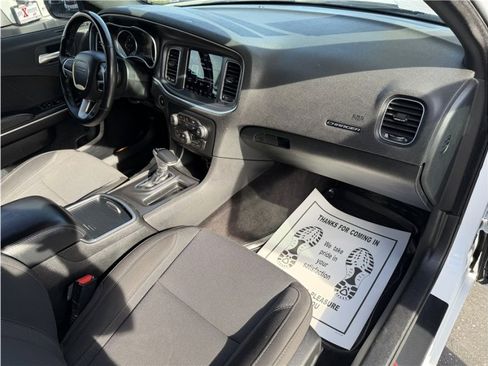 Used 2018 Dodge Charger R/T image 29