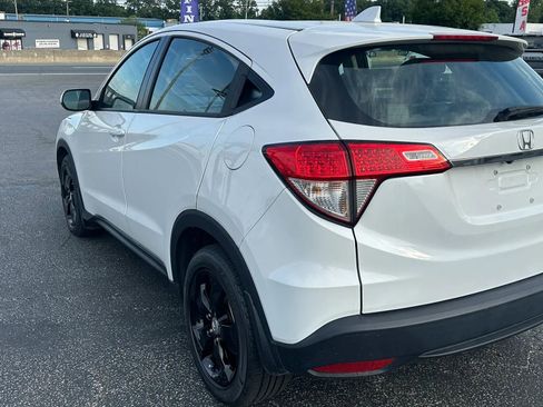Used 2022 Honda HR-V LX image 6