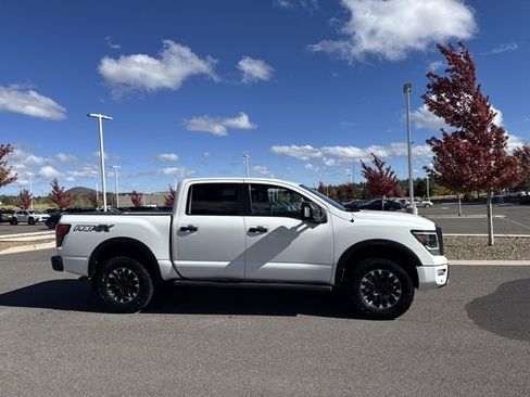 Used 2021 Nissan Titan PRO-4X w/ Pro-4x Convenience Package image 2