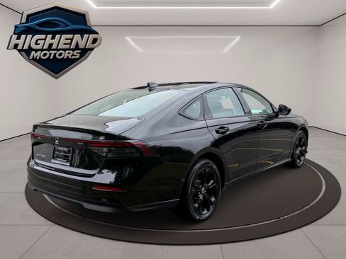 Used 2025 Honda Accord SE image 6