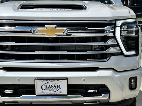Used 2024 Chevrolet Silverado 3500 High Country w/ High Country Premium Package AWD/4WD image 10