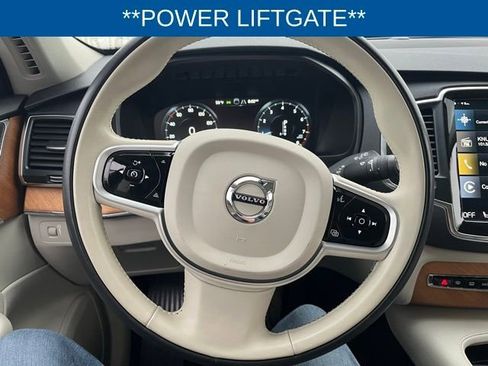 Used 2022 Volvo XC90 T6 Momentum w/ Climate Package image 7