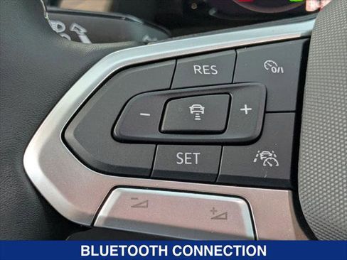 New 2025 Volkswagen Atlas SE image 14