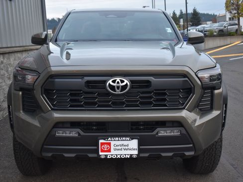 Certified 2025 Toyota Tacoma TRD Off-Road image 2