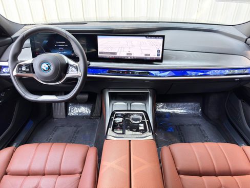 Used 2025 BMW i7 xDrive60 w/ Executive Package AWD/4WD image 13