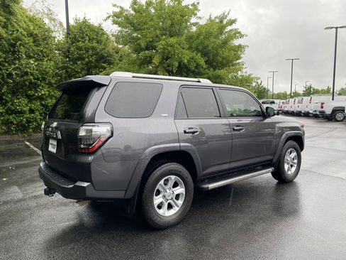 Used 2017 Toyota 4Runner SR5 Premium RWD image 9