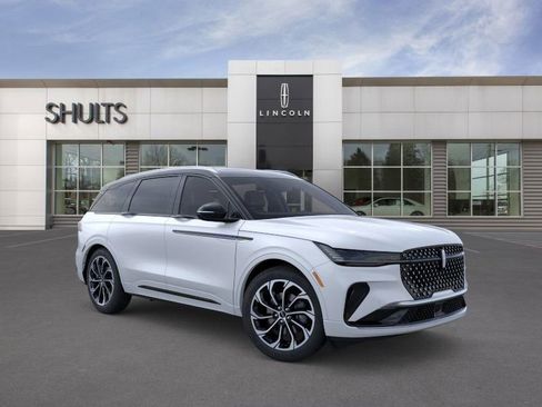 New 2026 Lincoln Nautilus Reserve image 7