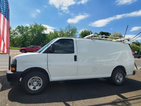 Used 2021 Chevrolet Express 2500 w/ Communications Package RWD image 2