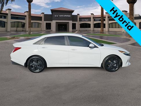 Certified 2023 Hyundai Elantra Blue image 9