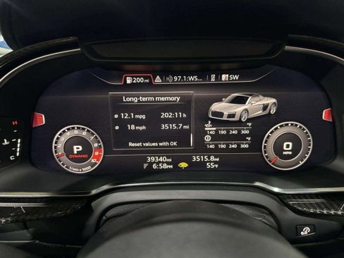 Used 2017 Audi R8 V10 w/ Carbon Exterior Package image 27