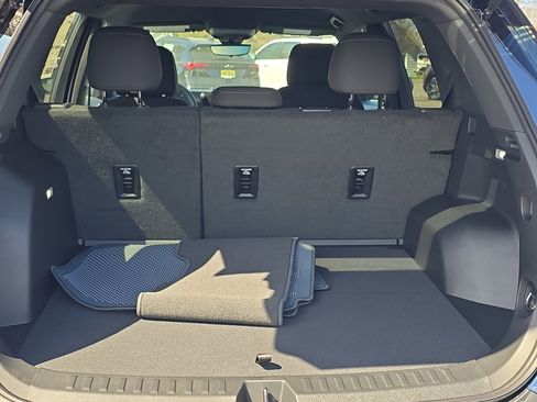 New 2026 Chevrolet Equinox LT w/ Safety and Technology Package AWD/4WD image 9