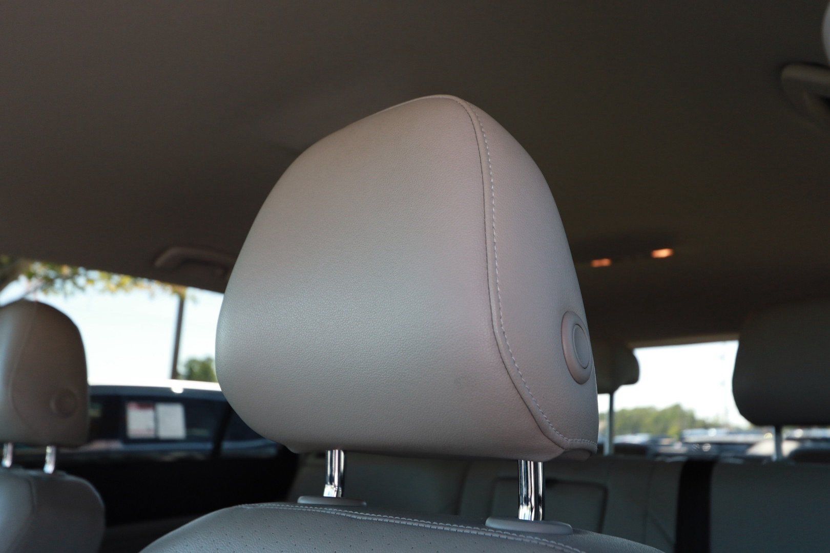Used 2018 Volkswagen Atlas SE FWD image 19