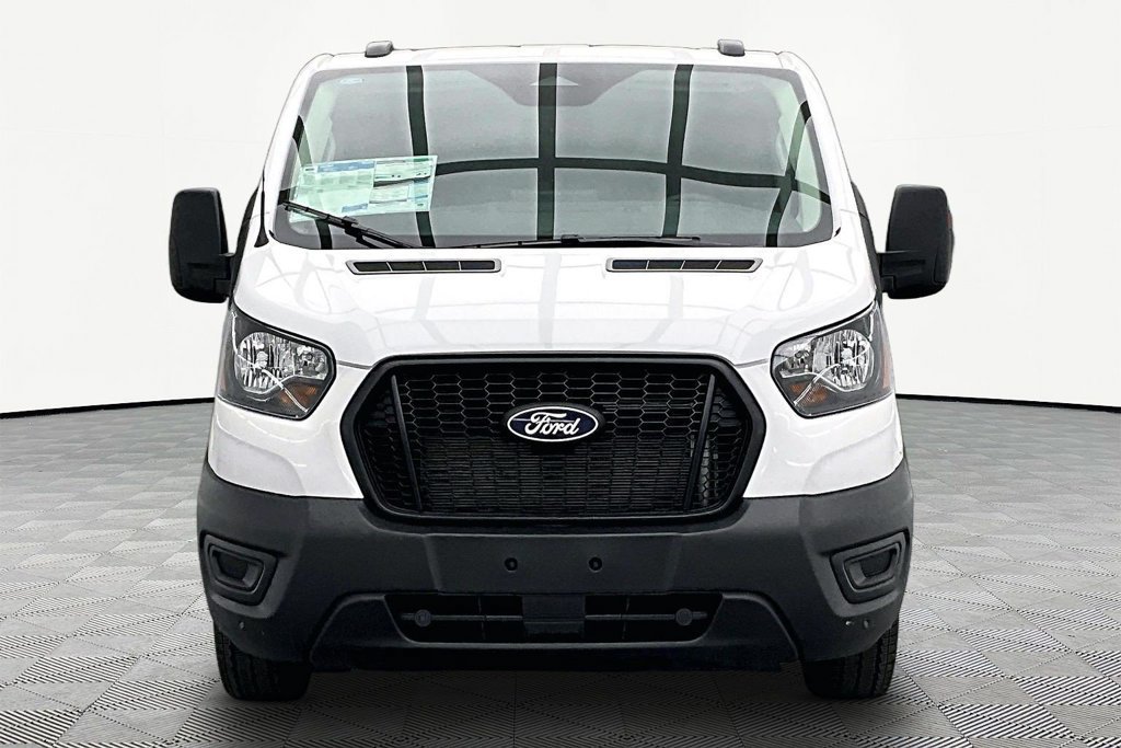 Used 2026 Ford Transit 150 Low Roof RWD image 3