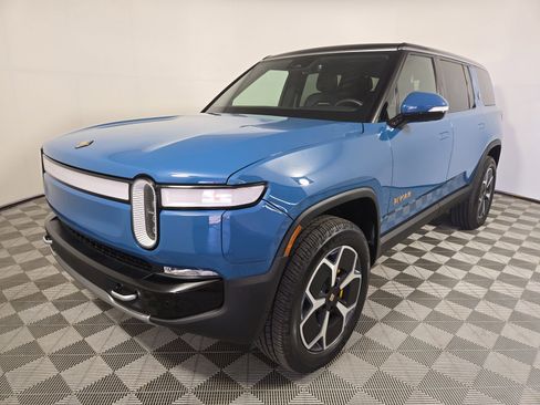 Used 2023 Rivian R1S Launch Edition image 1