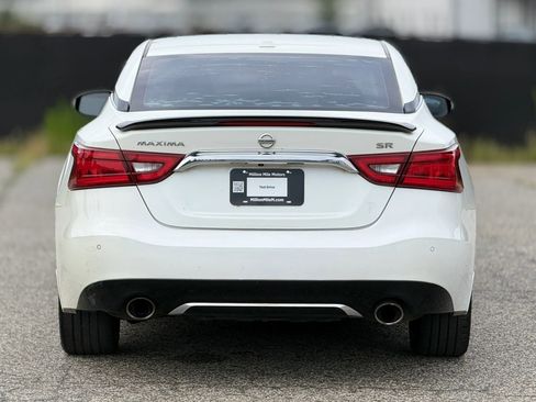 Used 2016 Nissan Maxima SR w/ Midnight Edition FWD image 4