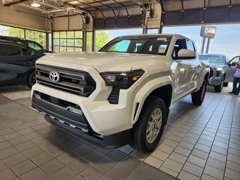 Used 2024 Toyota Tacoma SR5 RWD image 3