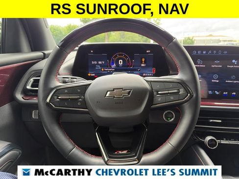 Used 2024 Chevrolet Traverse RS FWD image 18