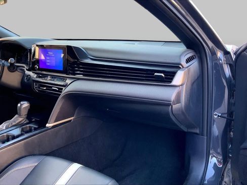 Used 2025 Toyota Camry SE FWD image 18