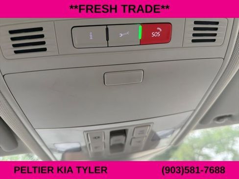 Used 2023 Volkswagen Jetta SE w/ Panoramic Sunroof Package image 23