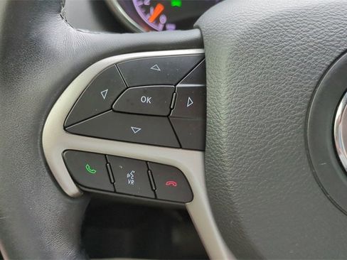 Used 2019 Jeep Grand Cherokee Altitude image 22