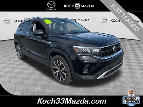 Used 2022 Volkswagen Taos SE image 1