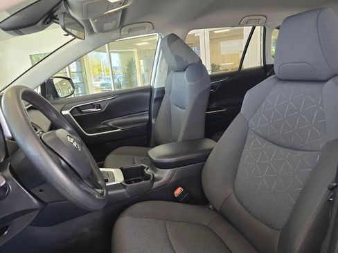Used 2025 Toyota RAV4 XLE AWD/4WD image 19