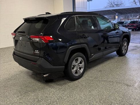 Used 2023 Toyota RAV4 XLE image 7