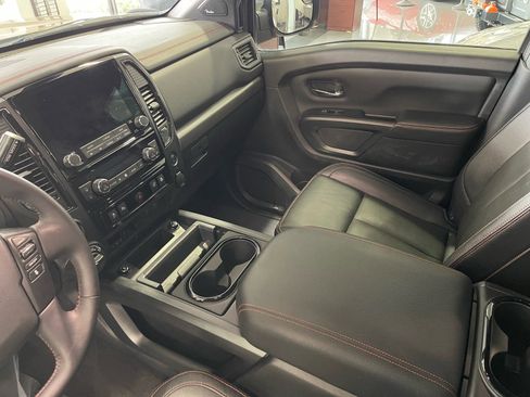 Used 2023 Nissan Titan PRO-4X w/ Pro-4x Convenience Package AWD/4WD image 28